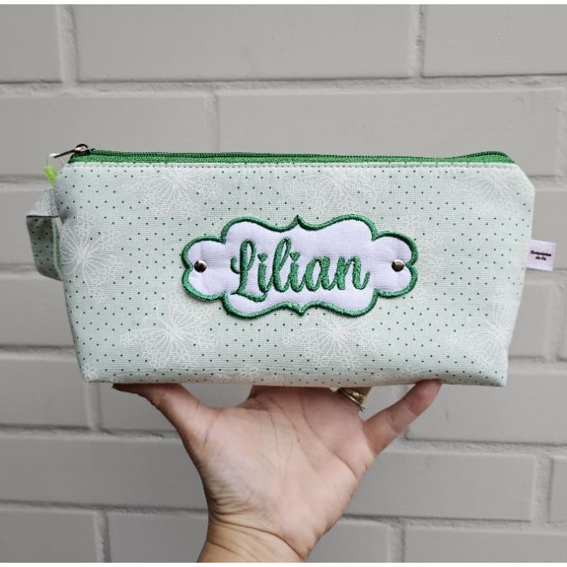 Necessaire com forro de plástico personalizado/ Bolsinha, estojo com forro impermeável