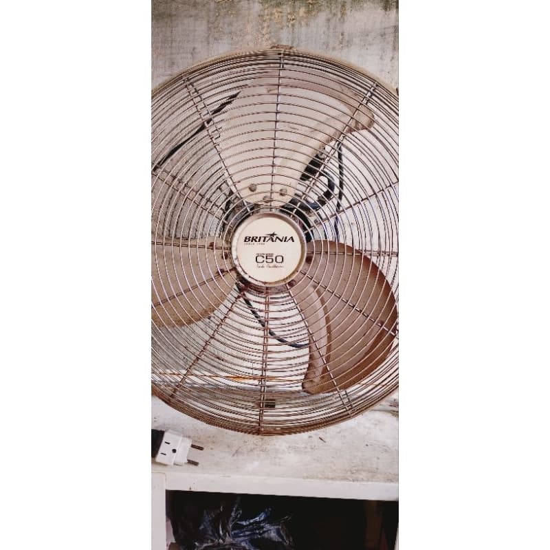 Circulador de ar Britânia C50, 127V , em perfeito estado !!!