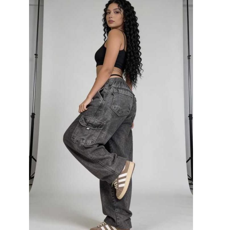 calça cargo feminina estonada baggy com bolso laterais e cordão na cintura