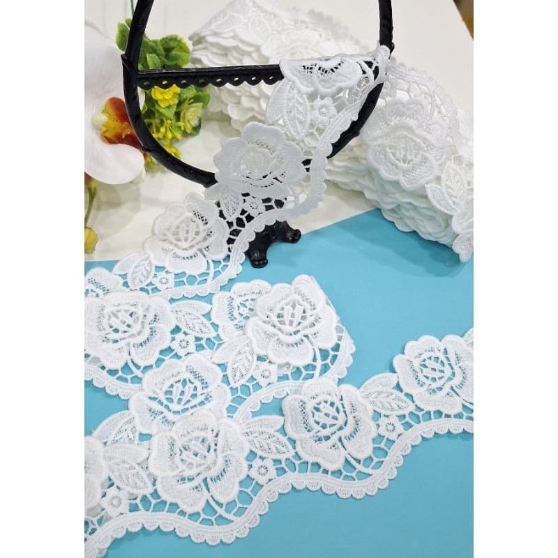 Renda Guipir Flor com Véu Aplicação Artesanato Decoração Off White Fosco Largura 6 cm com 10 jardas