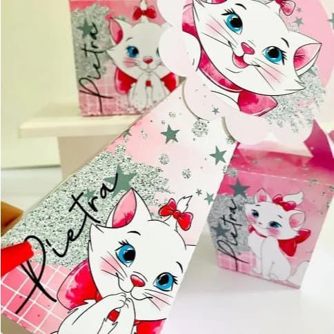 Pegue e monte Gatinha Marie , personalizado com nome e idade