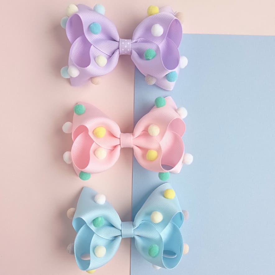 Lacinhos com Bico de Pato - Laço Infantil para Cabelo Menina - Boutique com POMPONS - Alegria