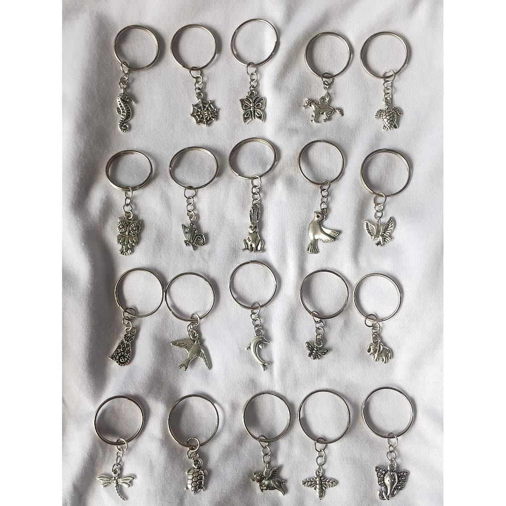 Chaveiro de Metal Cromado Diversos Pingentes Animais