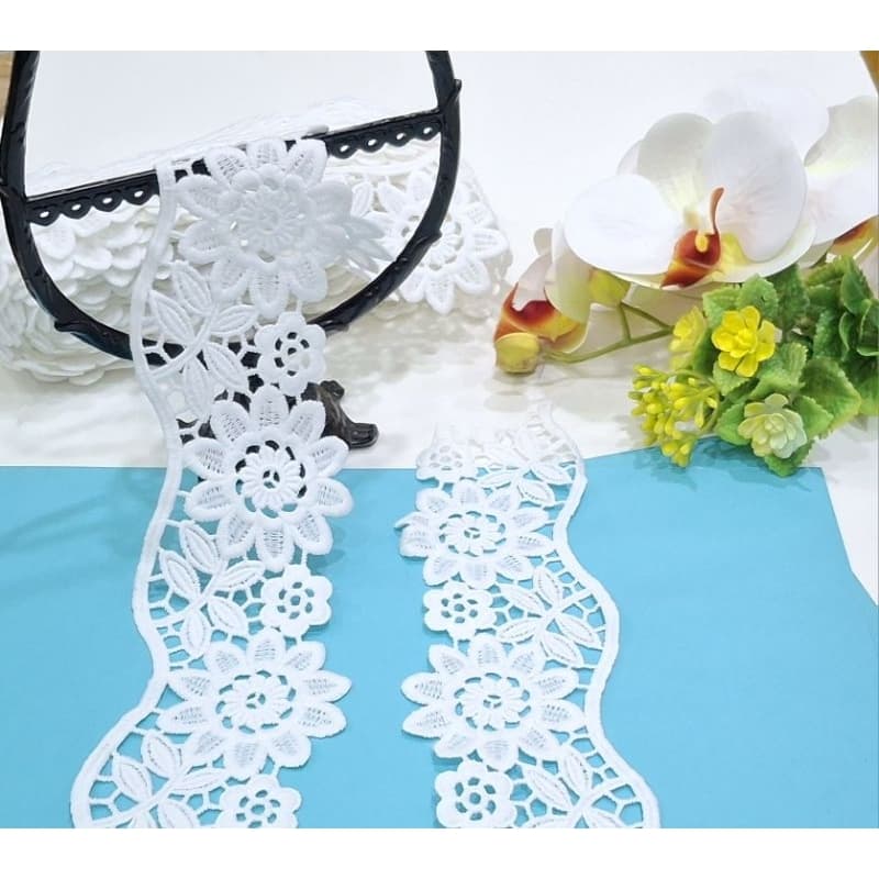 Renda Guipir Flor com Véu Aplicação Artesanato Decoração Off White Fosco Largura 6 cm com 10 jardas