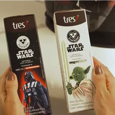 Kit Star Wars c/ 20 Cápsulas café Espresso 3 Três Corações, 10 do Mestre Yoda + 10 do Darth Vader