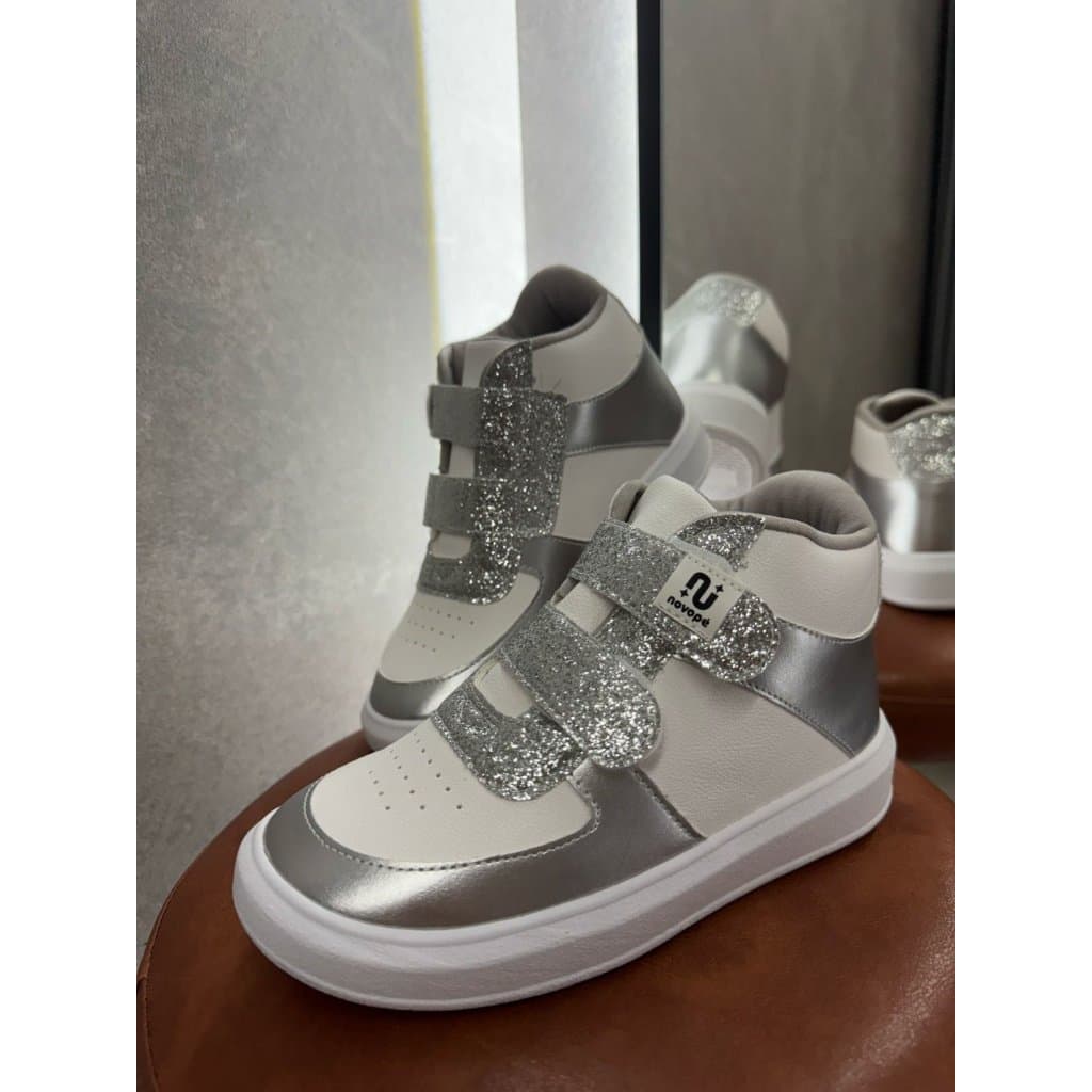 Tênis Infantil Novopé Cano Alto Glitter Prata Velcro Menina Confortável Botinha Bota