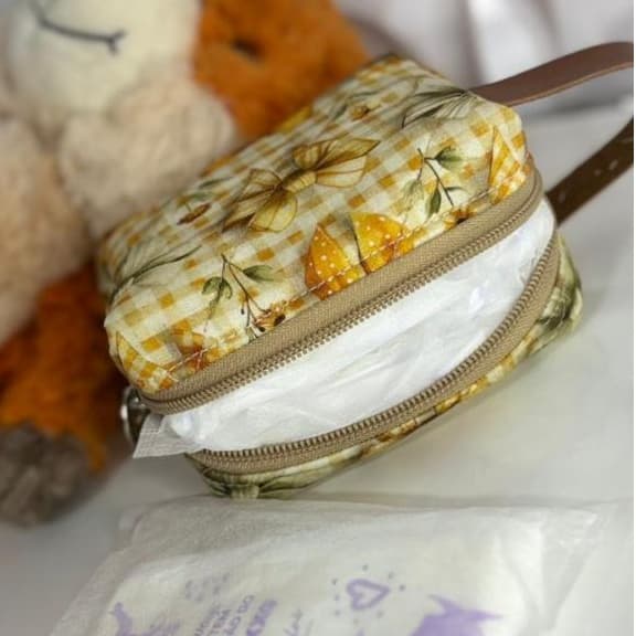 Bolsinha de tecido porta absorvente