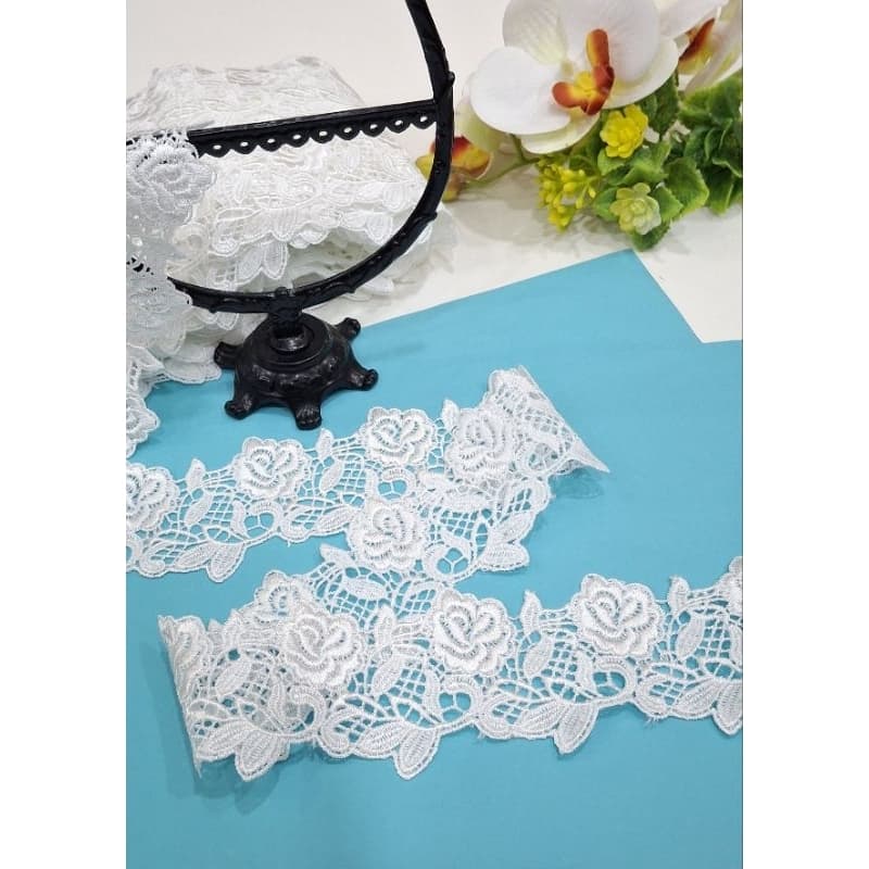 Renda Guipir Flor Rosa com Véu Aplicação Artesanato Decoração Off White Largura 5,8 cm com 15 jardas