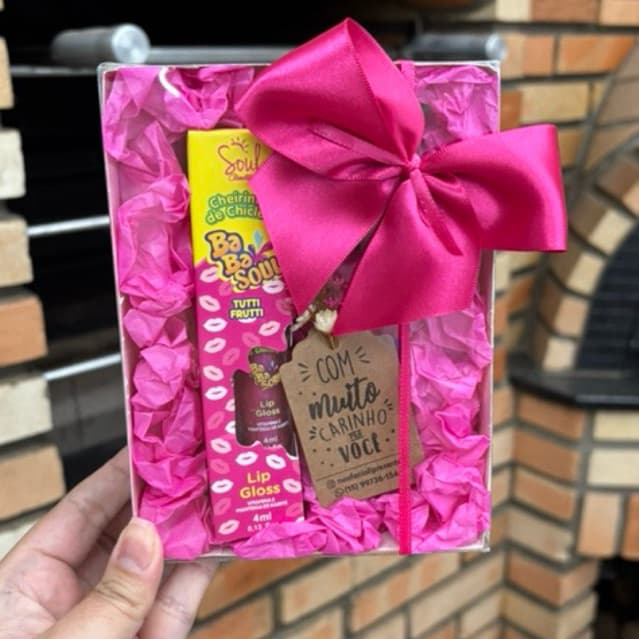 Presente lindo feminino com perfume o Boticário 10ml e lipgloss aniversário dia da mulher