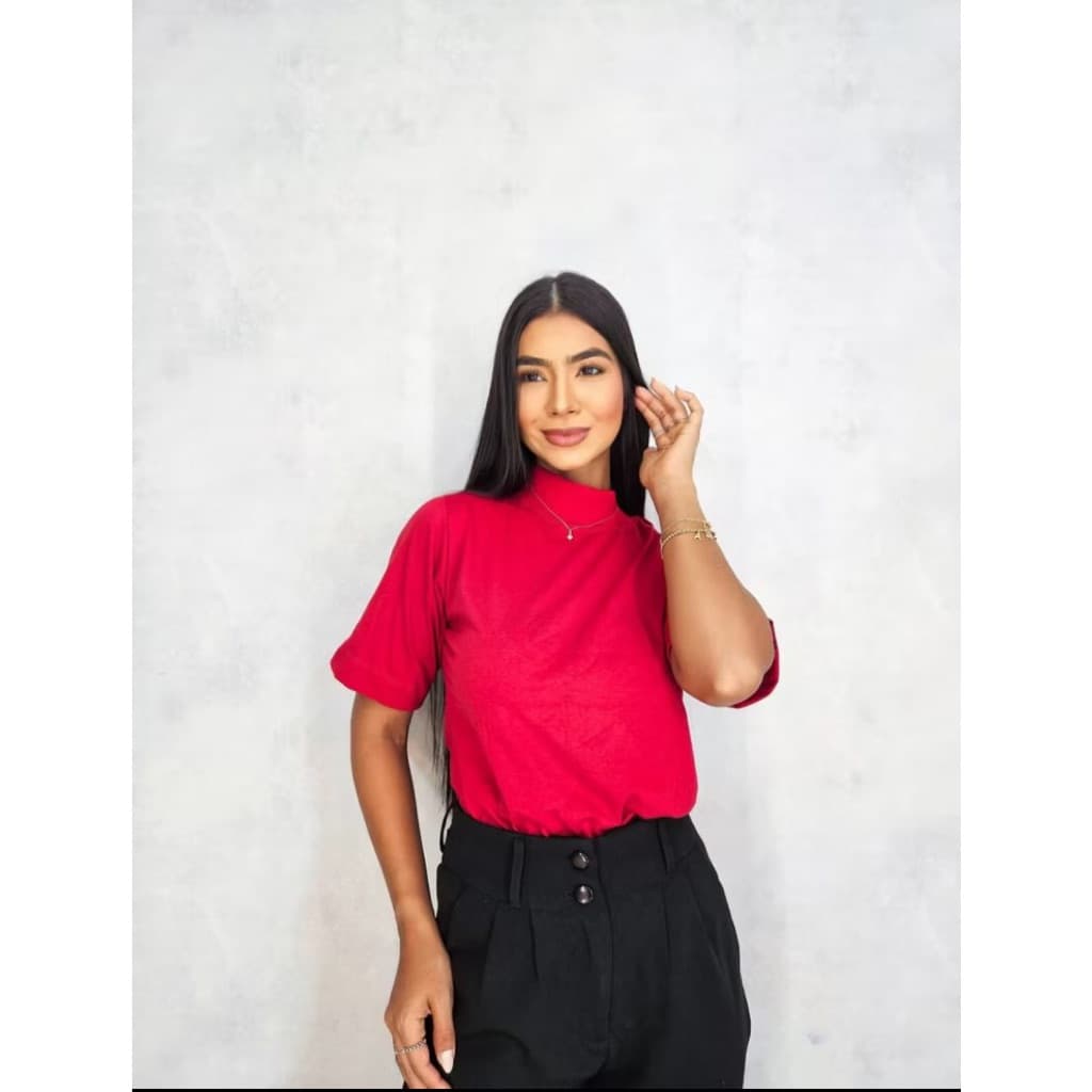 Camiseta Feminina Gola Alta Lisa – Estilo Oversized - Promoção