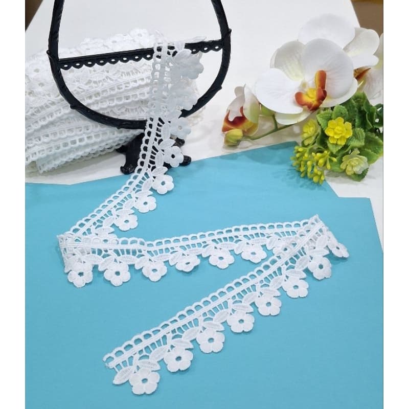 Renda Guipir Flor com Véu Aplicação Artesanato Decoração Off White Fosco Largura 4 cm com 20 jardas