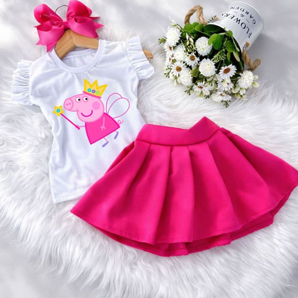 Conjunto Menina Peppa Pig  Saia Plissada Blusa Branca Babados Look Infantil Delicado, Ideal para Passeios e Dia a Dia