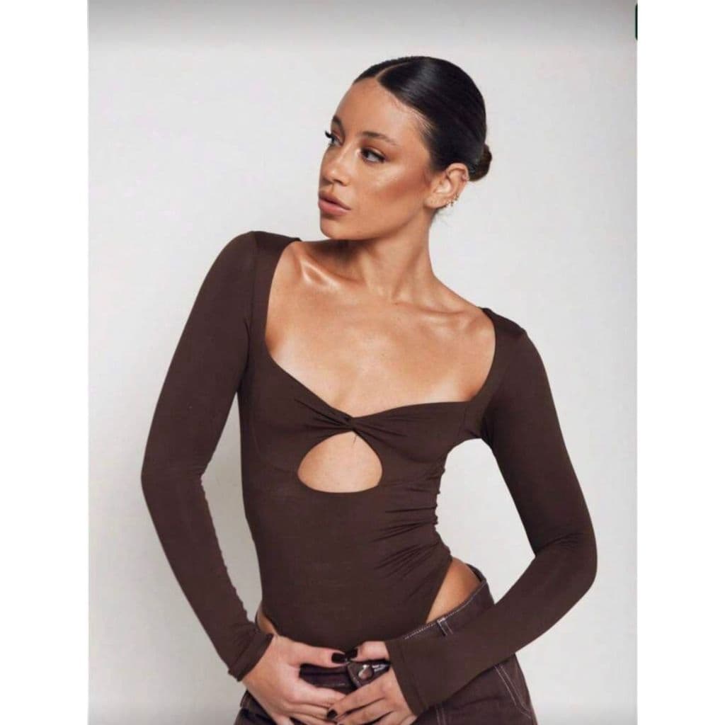 Body Feminino Manga Longa com Decote Elegante e Recorte Frontal | Modelagem Premium que Valoriza as Curvas | Body Sofist