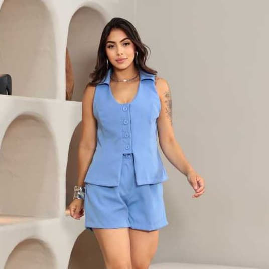 Conjunto Feminino Colete + Short Social Alfaiataria  Elegância Moderna com Botões Forrado Regulagem em Costa Gola Camisa