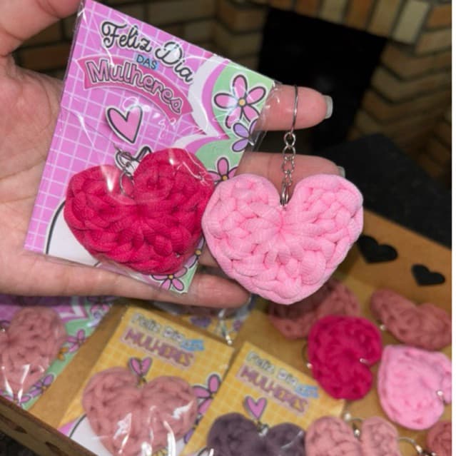 Lembrancinha Mimo para o dia da mulher chaveiro fofo de coração presente mulheres empresa colaboradoras corporativo