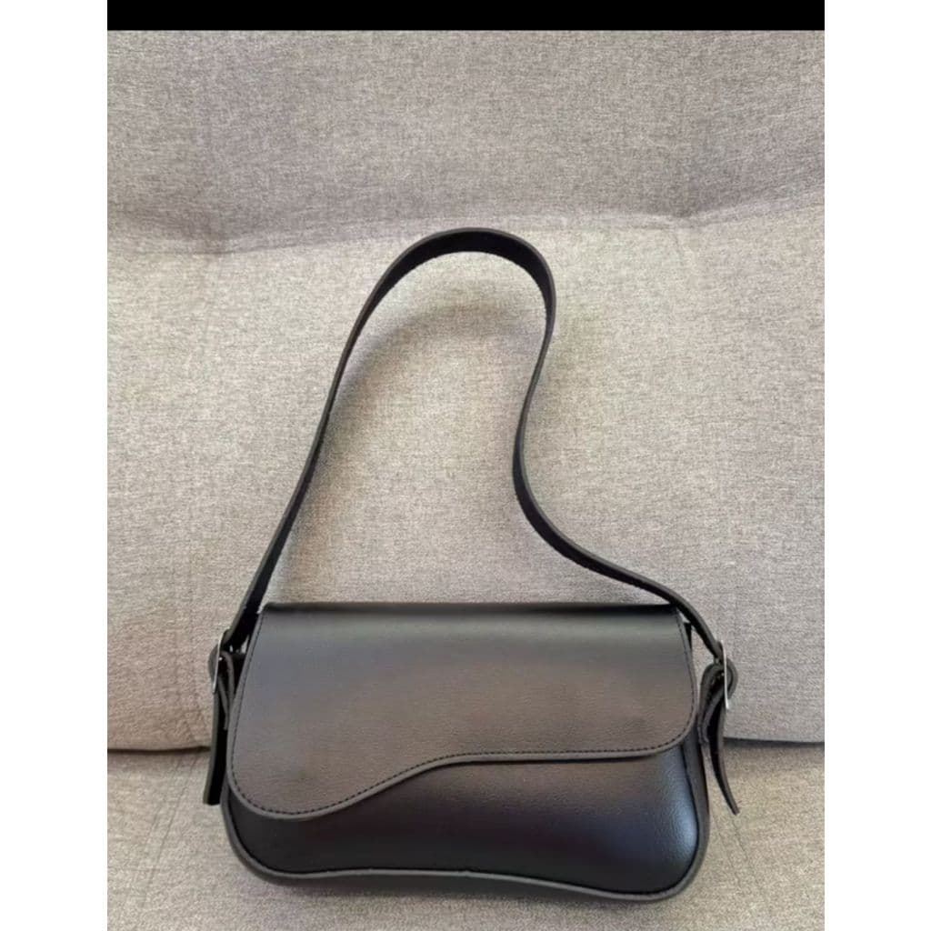 Bolsa Tiracolo Feminina Pequena Alça Ajustável Casual Eco Meia Lua Lisa Baladinha Novidade Oferta