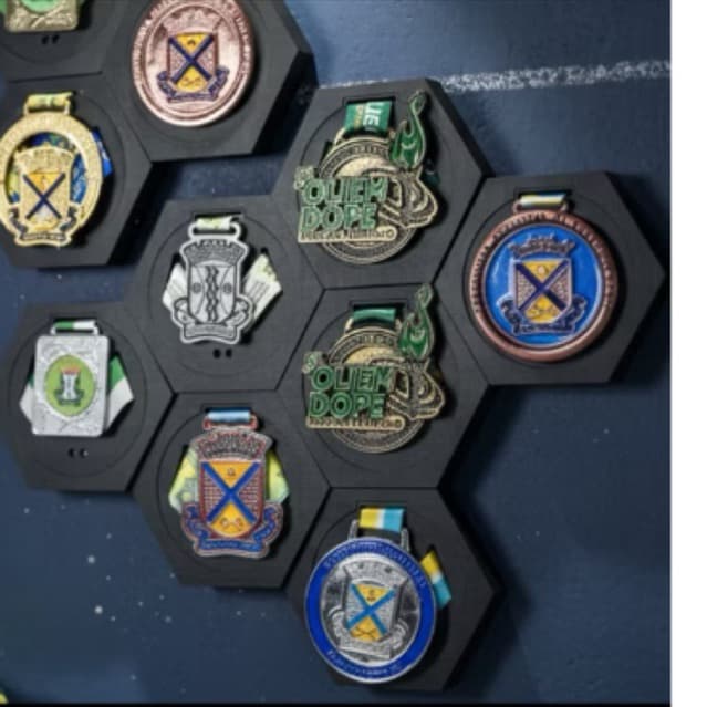 Porta Medalhas Hexagonal Colméia Kit 10 - 5 - 3  Unidades Várias Cores Bike Ciclismo Corrida Luta Jiu-Jitsu Futebol