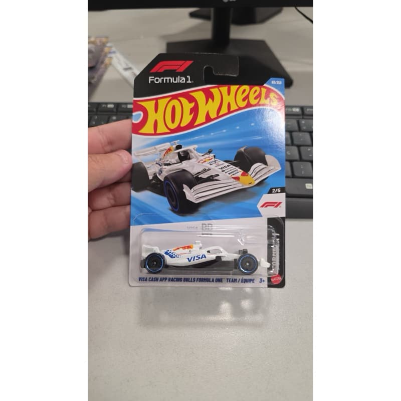 Hot Wheels miniatura F1 Visa Cash Bull Racing - Detalhada, Nova e Lacrada