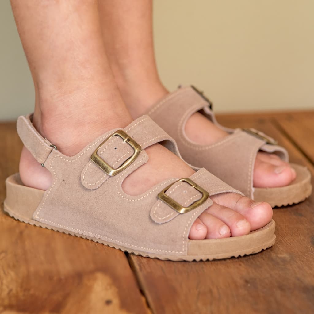 Sandália Infantil Menino Menina Birken Fechamento Traseiro Fivela Dupla Unissex Camurça Pele/Nude