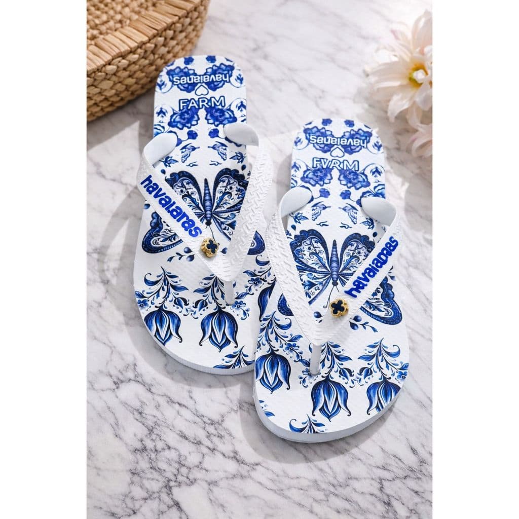 Chinelo Feminino Florido Estampado com Pingente – Confortável e Antiderrapante