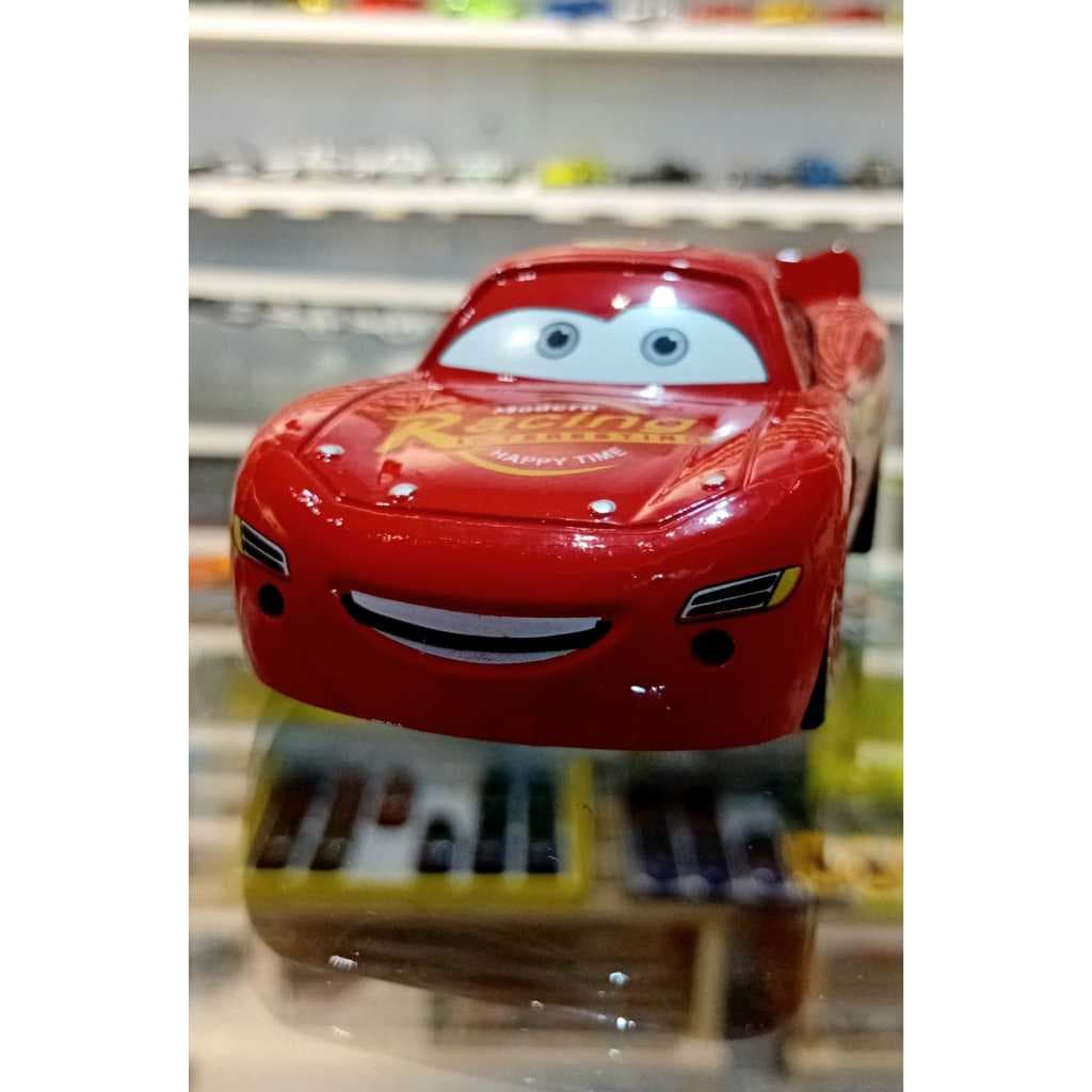 Carrinho de Ferro à Fricção - Relâmpago McQueen Vermelho, 13 cm x 6 cm