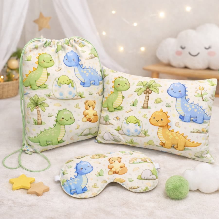 Kit Soninho Infantil | Mochila de Cordão + Almofada + Máscara de Dormir | Ideal para Dormir e Viajar