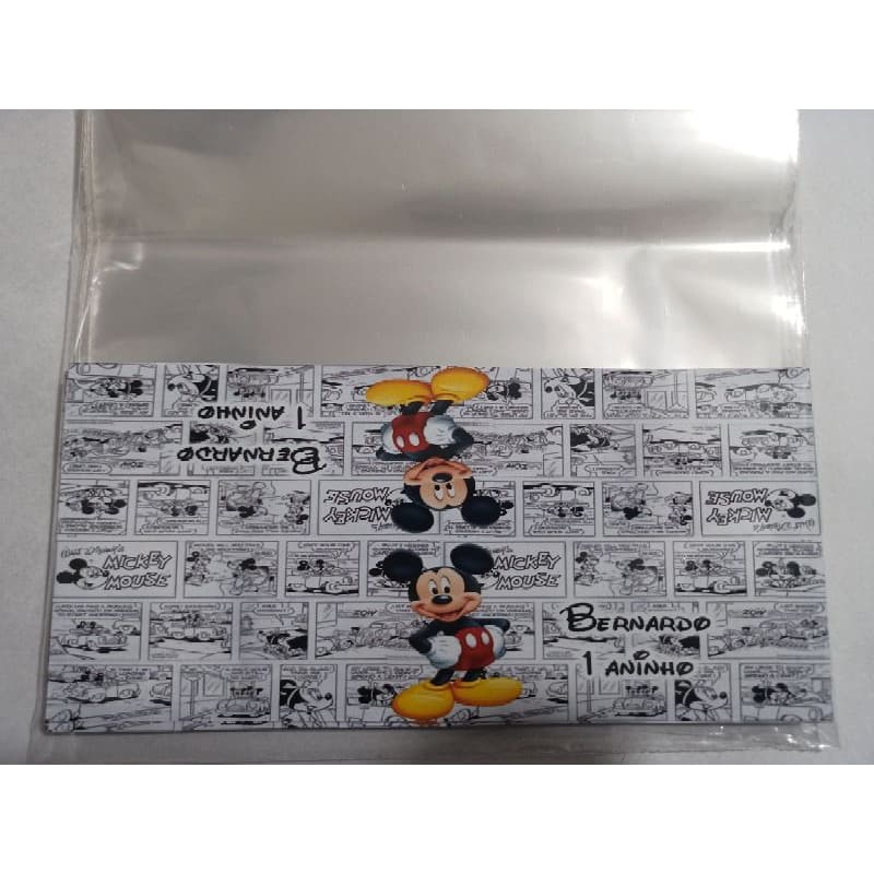 10 cremes dentais , 10 escovas simples, 10 adesivos para estojo, 10 lapelas e embalagem 20x30 cm