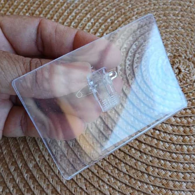 Crachá em Acrílico Transparente com Presilha Jacaré para Identificação | Congresso JW