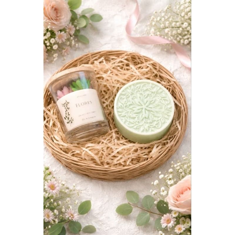 Lembrancinha kit vela aromática e sabonete artesanal