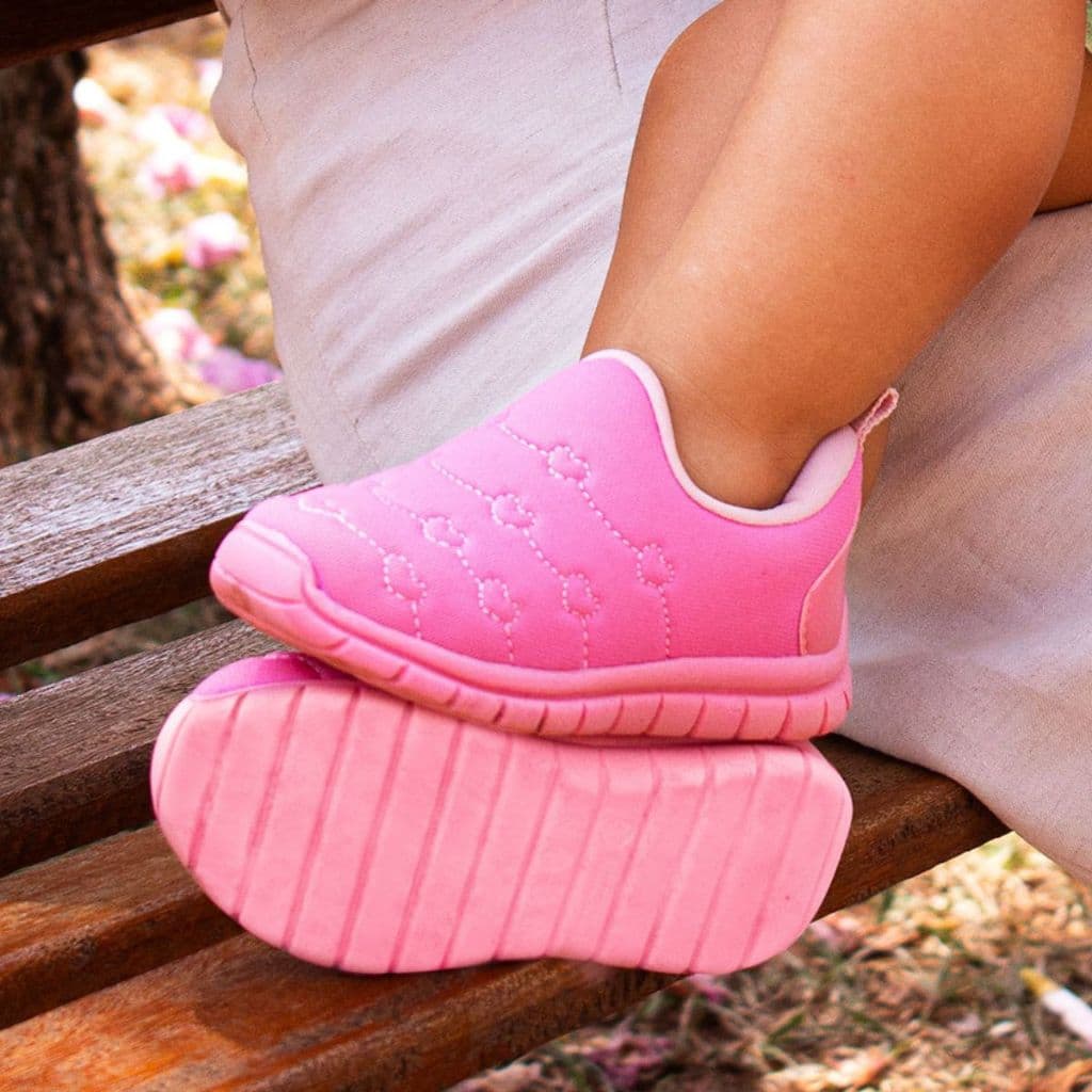Tênis Infantil Menina Bebê Casual Calce Fácil Slip On Confortável Bordado Coração Rosa e Turquesa