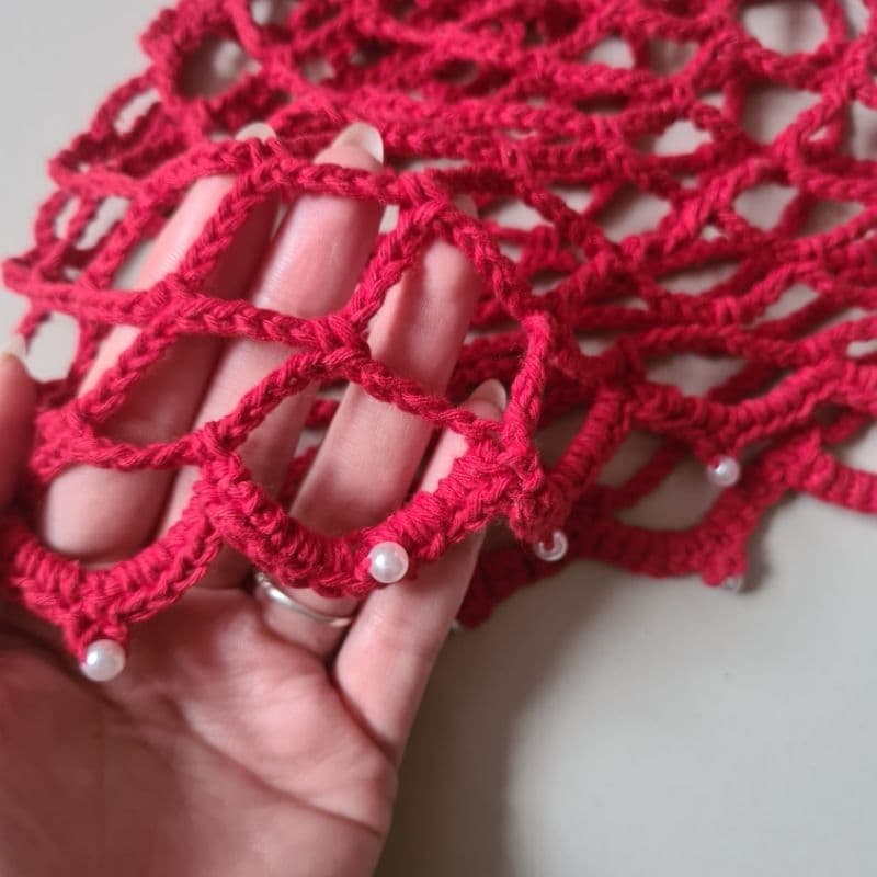 Headpiece de Crochê com Pérolas – Acessório Artesanal Delicado e Elegante