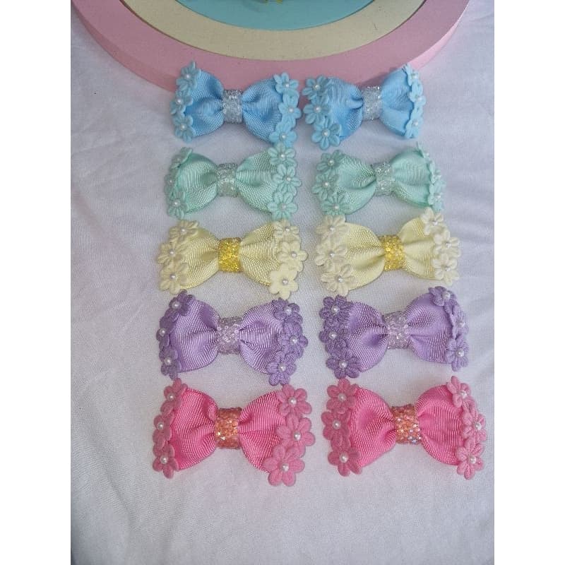 Kit 10 Laços Infantil (5 Pares) Gorgurão com Aplique de Flores 🎀O kit perfeito! São 5 pares de laços