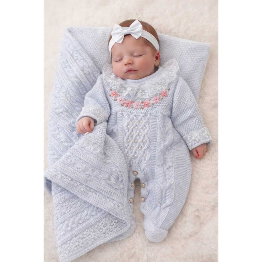 Kit Saída de Maternidade  Macacão Luxo Linha Premium Bebê  Menina completa Macacão Manta Body