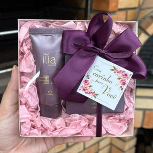 Presente kit feminino delicado com creme de mãos Ilia natura amiga aniversário dia da mulher
