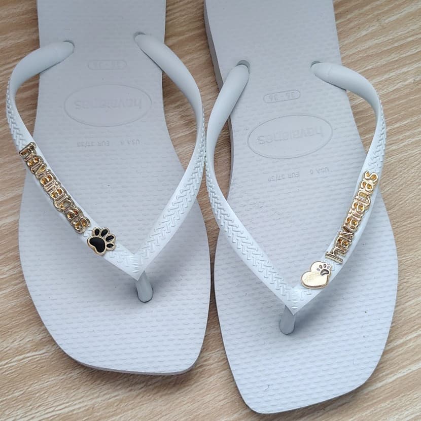 Havaianas Slim Square  Personalizada com Pingente de Patinha e Coração Exclusivo Pet lovers
