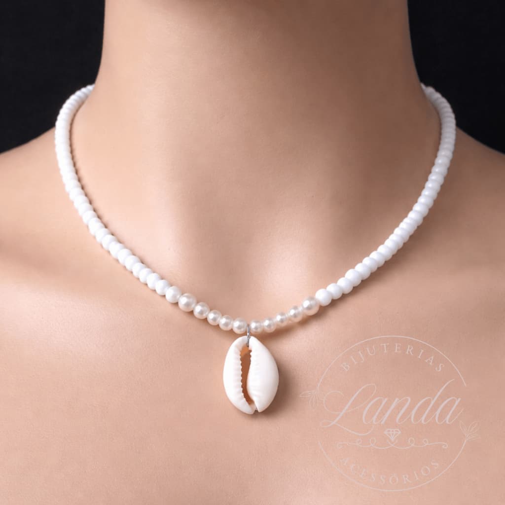 Colar Gargantilha Choker Miçanguinhas Brancas Pérolas e Pingente Búzio Moda Praia Verão