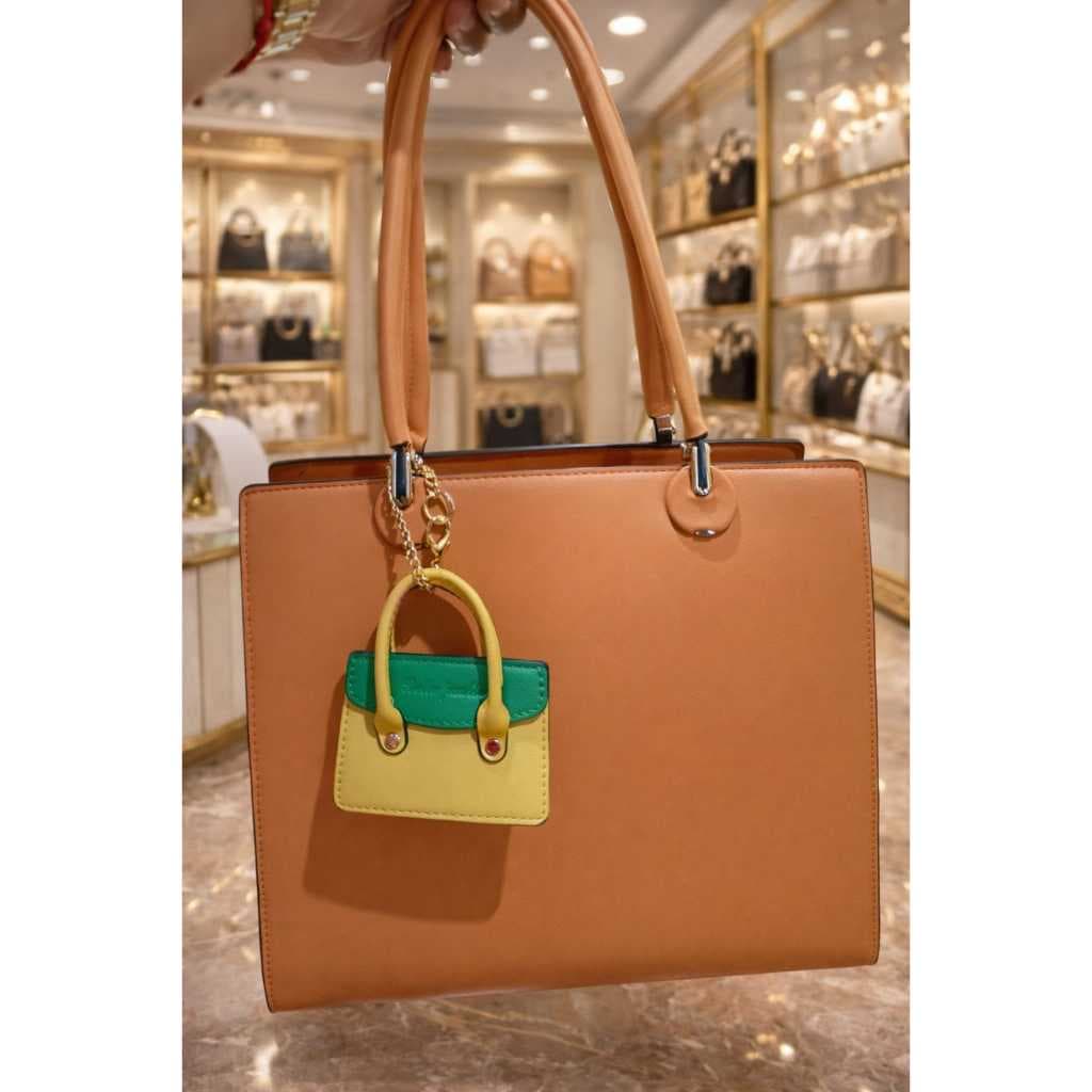Bolsa Feminina Premium Estruturada com Charm Mini Bag – Luxo Moderno, Bolsa de Mão Executiva | Linha Élégance Prime
