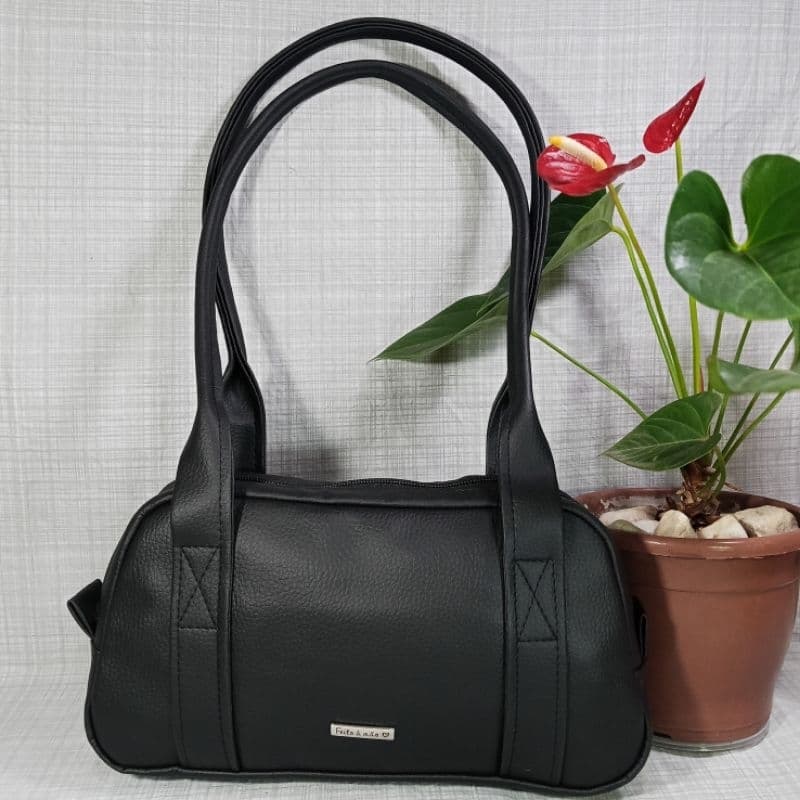 Bolsa Cora Feminina Pequena de Ombro | Compacta, Espaçosa e Minimalista | Artesanal.