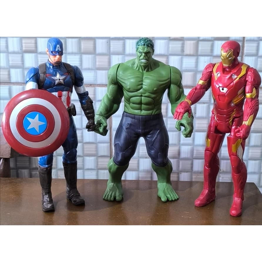 Bonecos de Coleção Vingadores Musical e C/Luz - 30cm - Diversos Modelos - Sem Caixa
