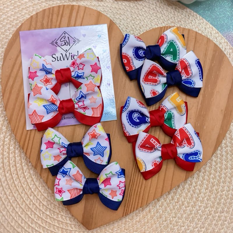 Par de Laços Escolares Infantil no Bico de Pato – 2 Unidades | Estampas Coloridas