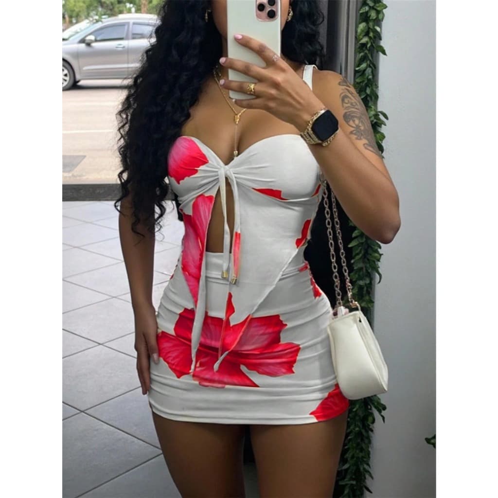 Kit Cropped e Saia Feminino Floral Tendência, Conjunto Top com Bojo e Minissaia Drapeada Levanta Bumbum