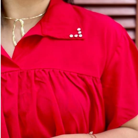 Blusa gola polo e decote V Pietra