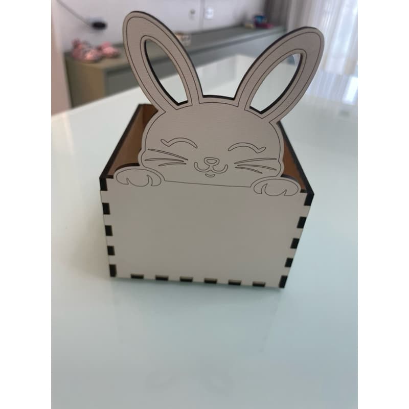 Cesta em MDF de Páscoa