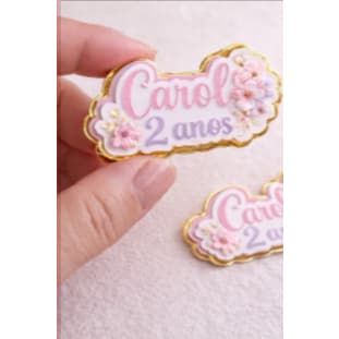Tags Aplique Personalizadas com 3D Dourado- NOME E IDADE E TEMA - Fazemos qualquer tema e cores