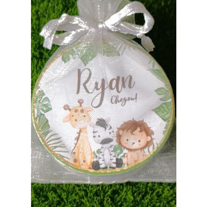 KIT VELAS AROMATICAS PERSONALIZADAS NA LATINHA + SAQUINHO DE ORGANZA PARA LEMBRANCINHAS