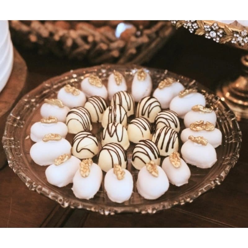 Trufas de chocolate e coco Bombom para festas casamentos aniversário
