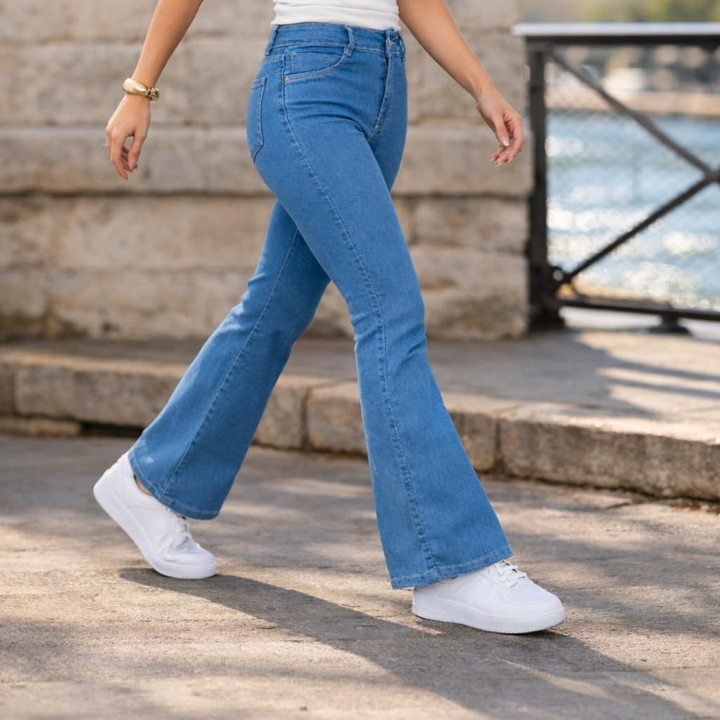 Calça Jeans Feminina Petit Flare Cintura Alta Biotipo Original Boca de Sino Elastano Lycra Fler Brim