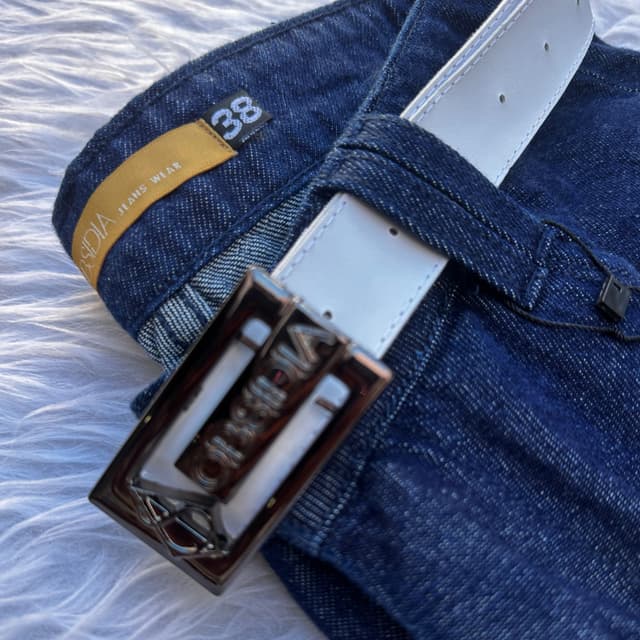 Short Feminino Jeans azul intesso com cinto de brinde 100% agodão 10503