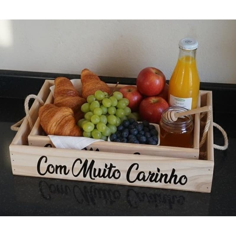 kit com duas caixa/ Bandeja madeira decorativa com muito carinho.