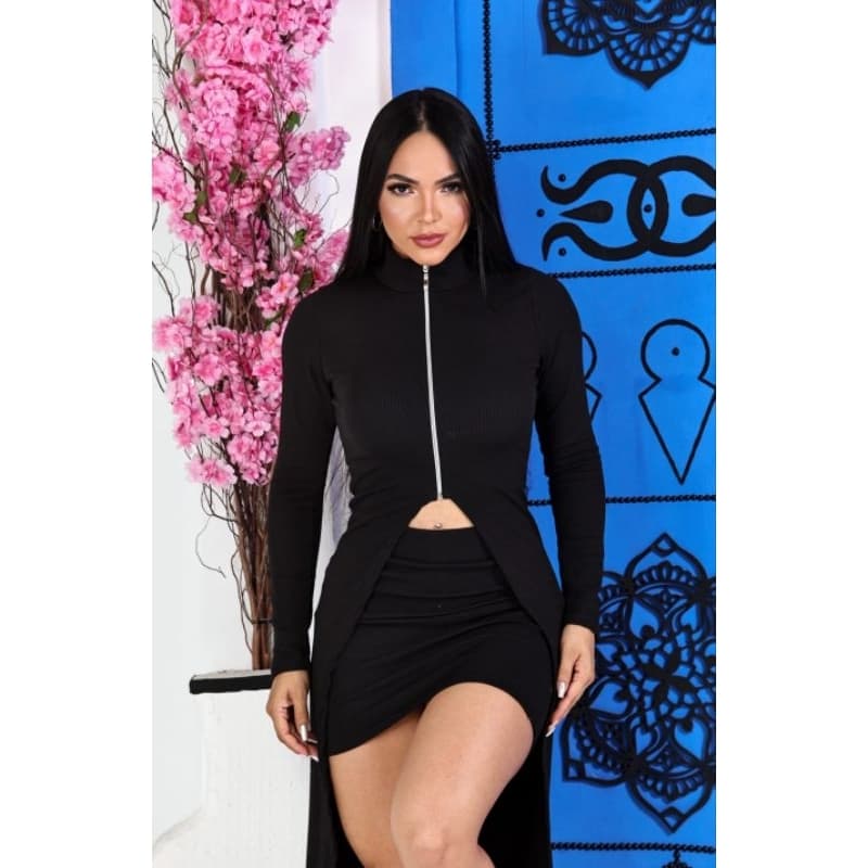 conjunto elegante femenino sobretudo com saia.